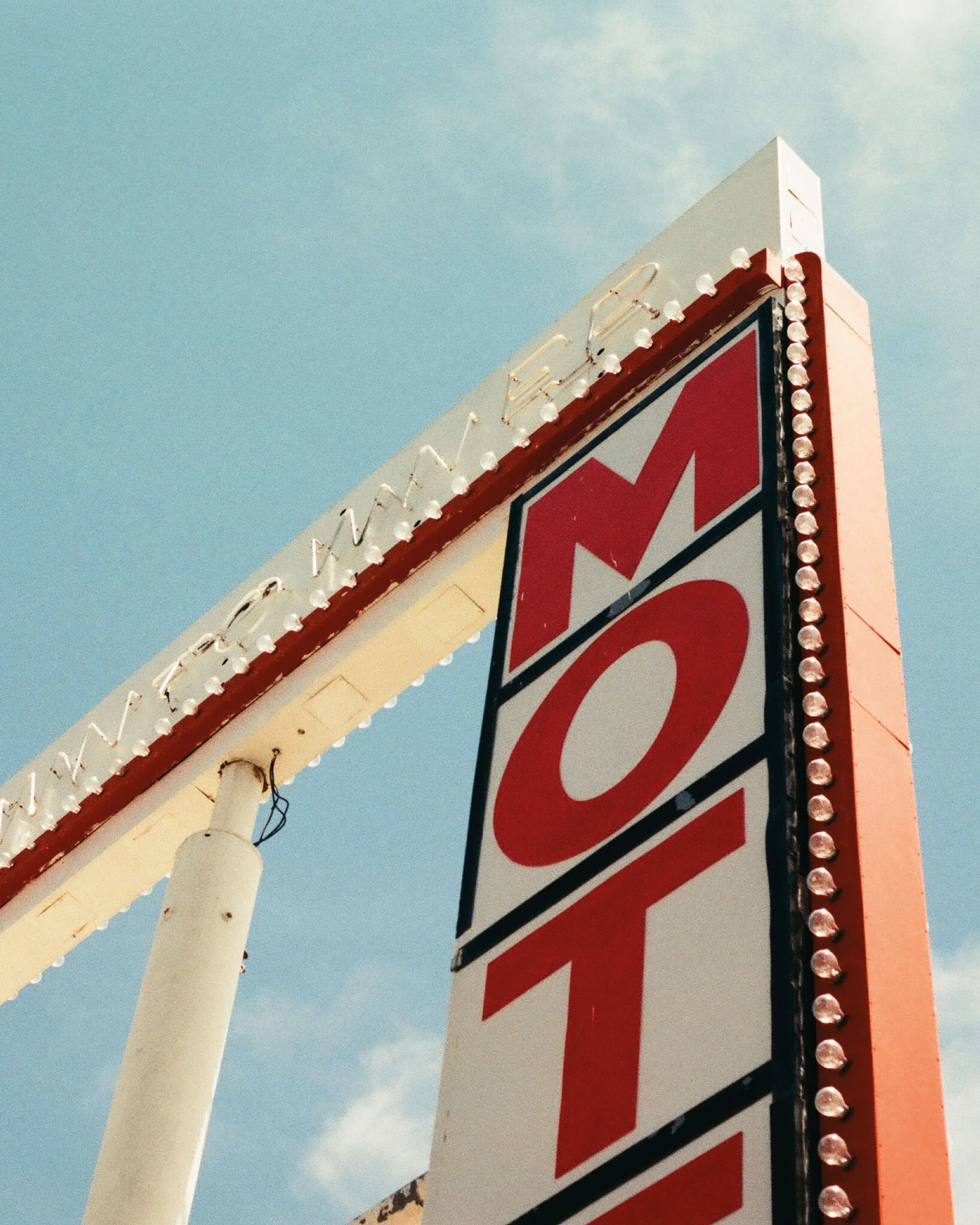 WDL MOTELS — visuel